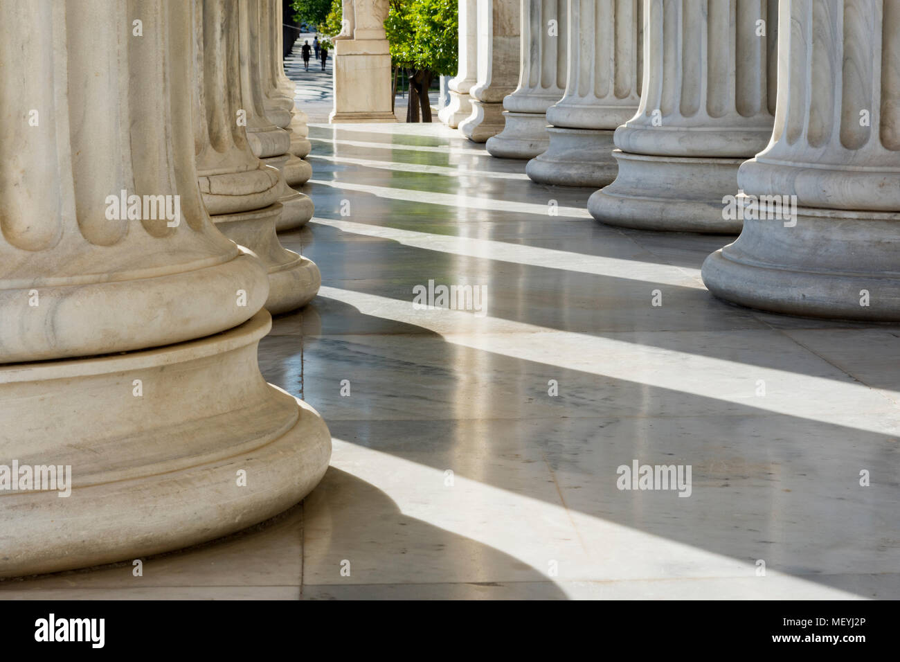 Colonne di marmo in edificio zapio ad Atene Foto Stock
