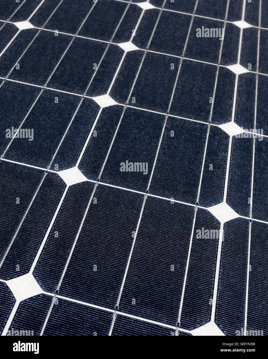 Pannello solare vicino, pannello fotovoltaico per le fonti di generazione di energia elettrica Foto Stock