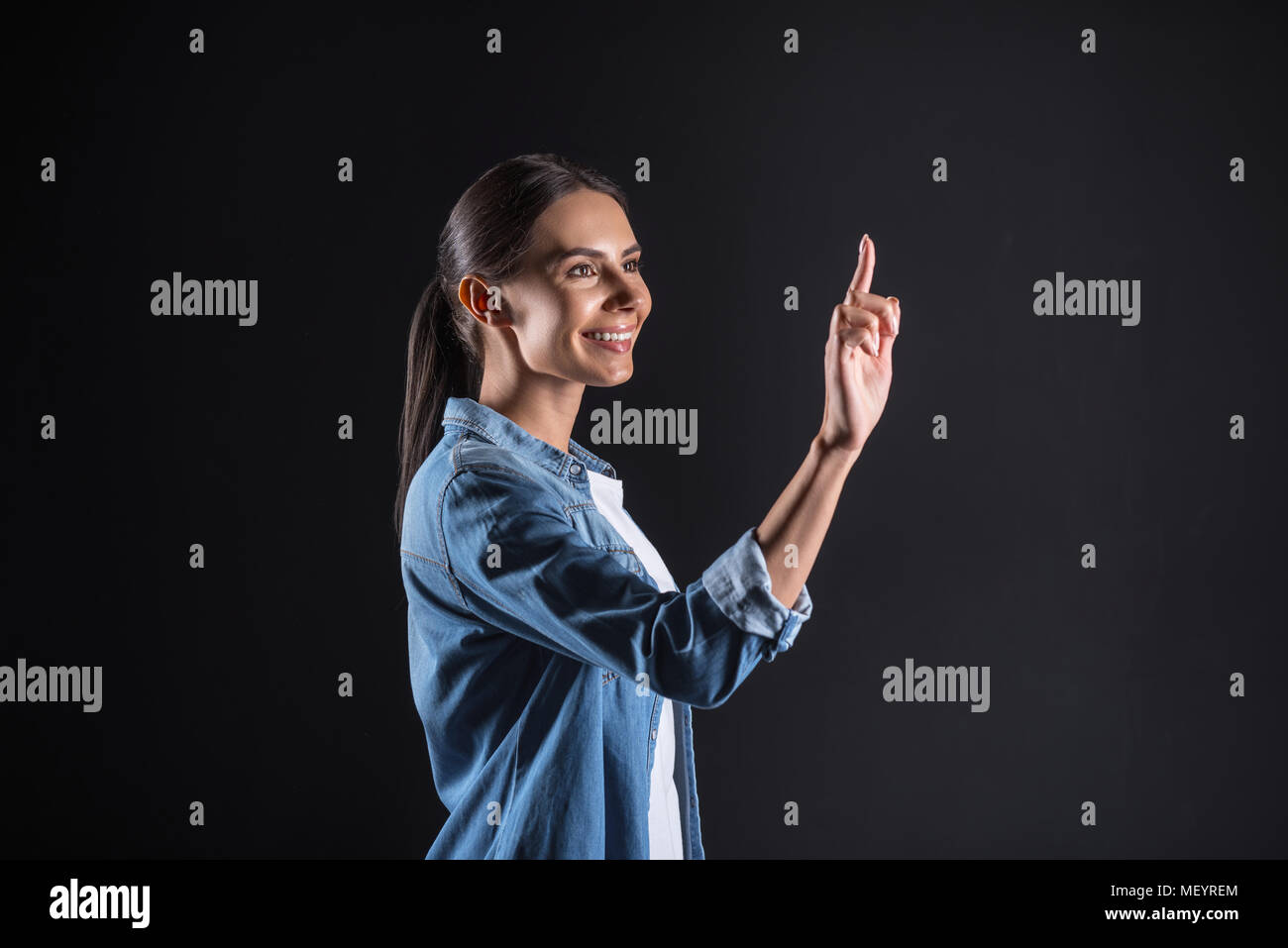 Felice felice donna sorridente Foto Stock