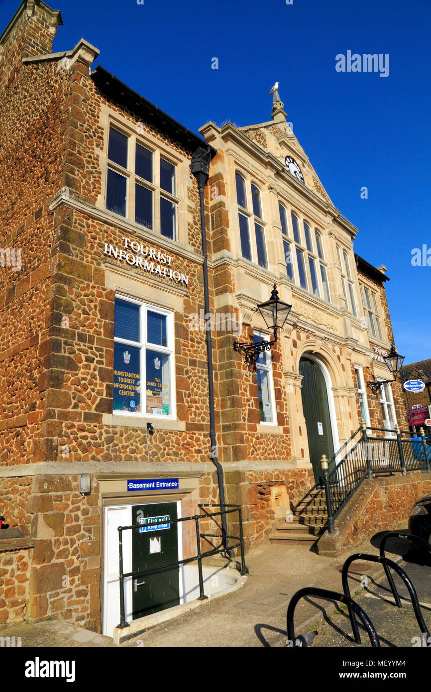 Hunstanton, Old Town Hall, Centro informazioni turistiche, Vittoriano carstone buildiing, Norfolk, Inghilterra, Regno Unito Foto Stock