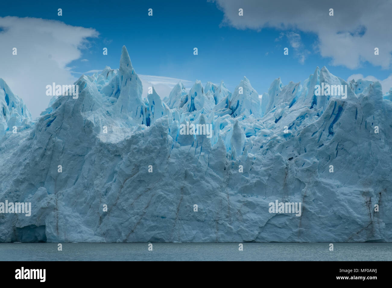 Ghiacciaio Perito Moreno, vicino Califate, Sud Patagonia, Argentina, parte del mondo la seconda più grande extrapolar contiguo campo di ghiaccio Foto Stock