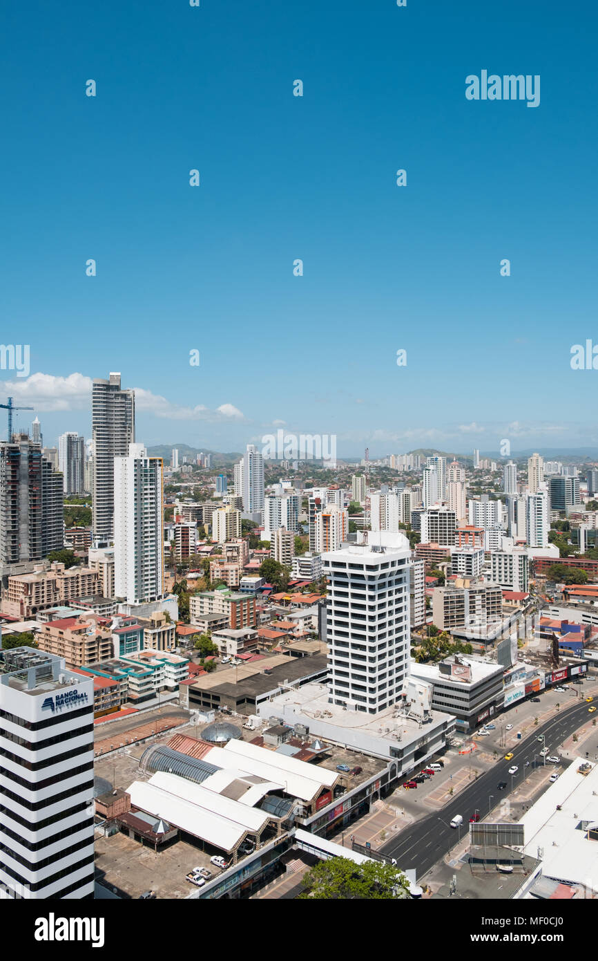 Panama City, Panama - marzo 2018: Antenna dello skyline della città di Panama City. Foto Stock