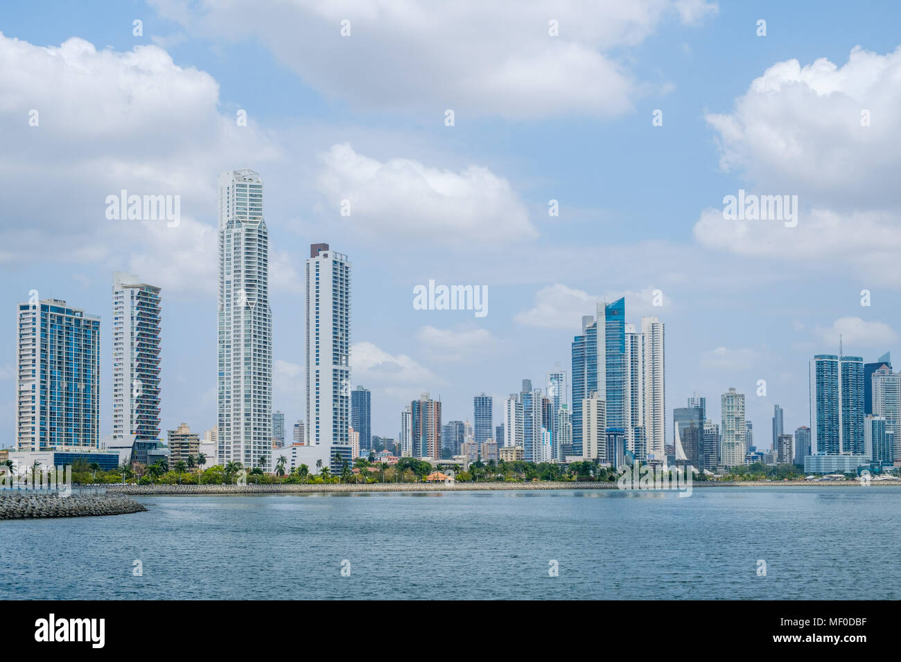 Grattacielo skyline , Costa e oceano - Panama City downtown - Foto Stock