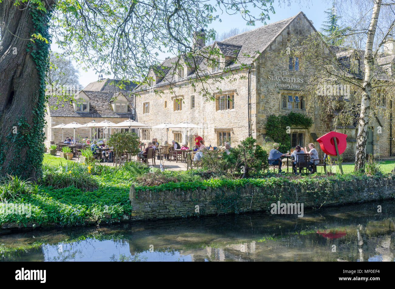 Le stragi Country Inn pub nel grazioso villaggio Costwold di macellazione inferiore nel Gloucestershire, Regno Unito Foto Stock