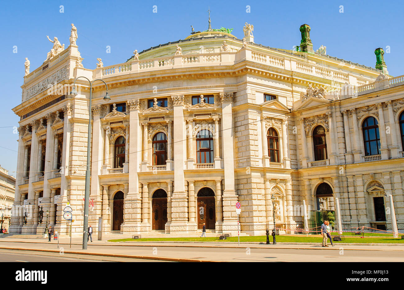 Burgtheater (Teatro di Corte), l'austriaca il Teatro Nazionale di Vienna e  uno dei più importanti di lingua tedesca teatri del mondo Foto stock - Alamy