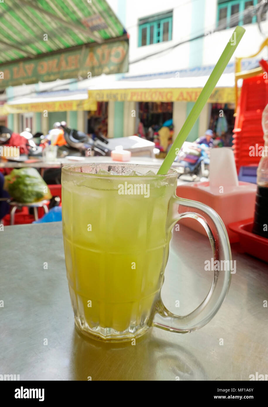 Succo di canna da zucchero, Città di Ho Chi Minh (Saigon) Vietnam Foto Stock