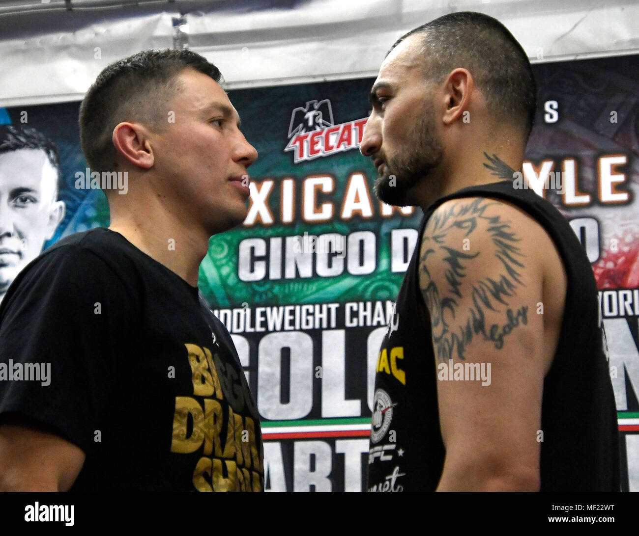 4-23-18. Glendale CA. (L-R) GGG volti disattivato con il due volte il  titolo mondiale palette challenger ''L'incubo'' MARTIROSYAN (36-3-1, 21  Kos) da Glendale, California, ha ospitato una area di Glendale media oggi