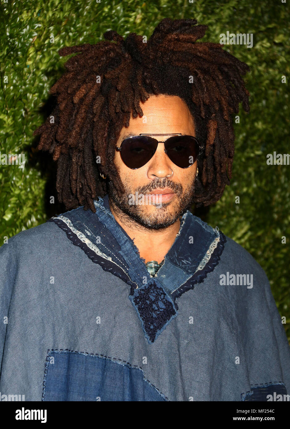 La città di New York, New York, Stati Uniti d'America. 23 apr, 2018. Musicista LENNY KRAVITZ assiste il Chanel Tribeca Film Festival Artisti la cena tenutasi a Balthazar. Credito: Nancy Kaszerman/ZUMA filo/Alamy Live News Foto Stock