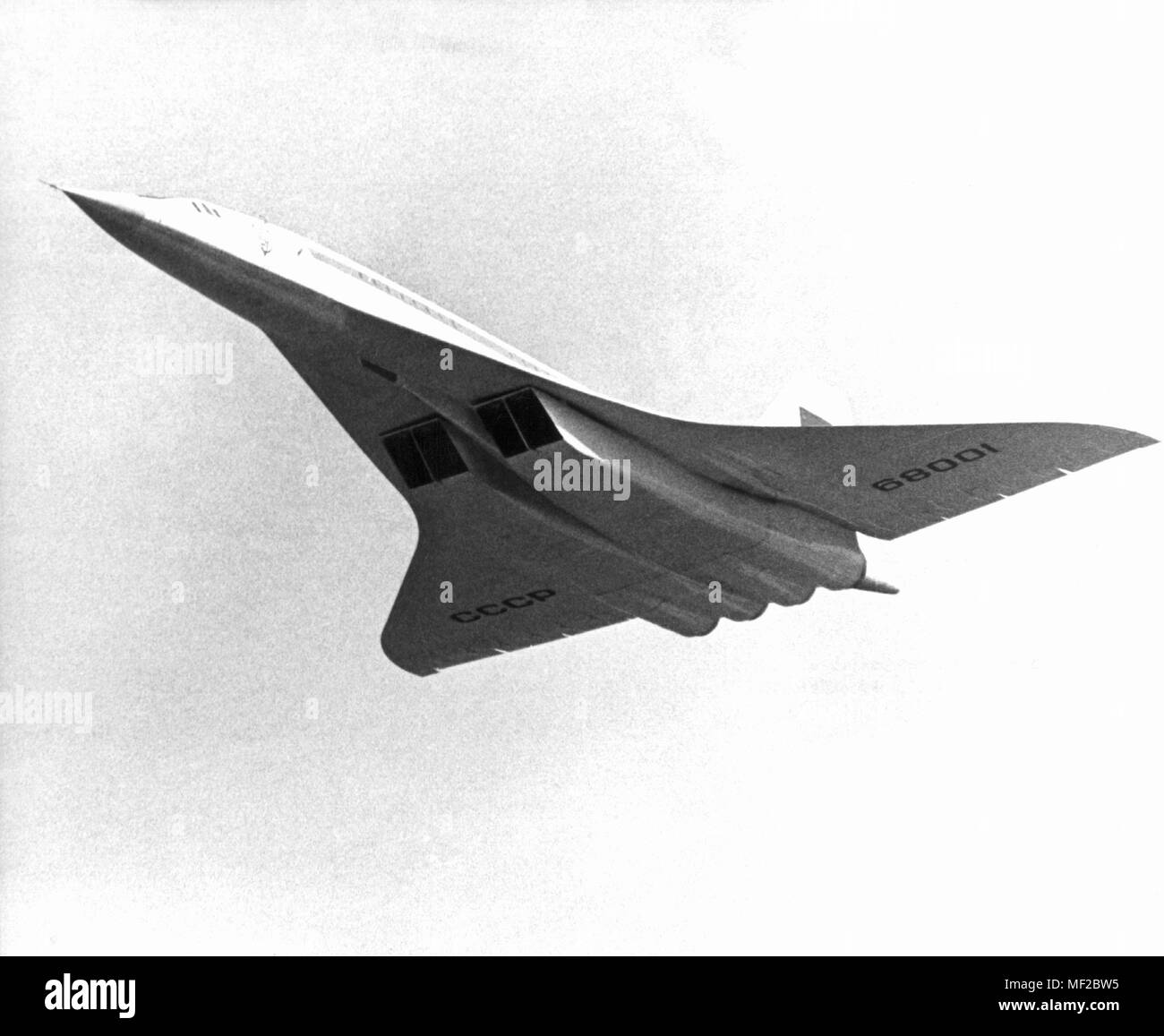 Un sovietico aereo supersonico del tipo TU 144 è il 19.4.1972, due giorni prima dell'inizio dell'air show di Hannover, nell'approccio all'aeroporto Hannover-Langenhagen. | Utilizzo di tutto il mondo Foto Stock