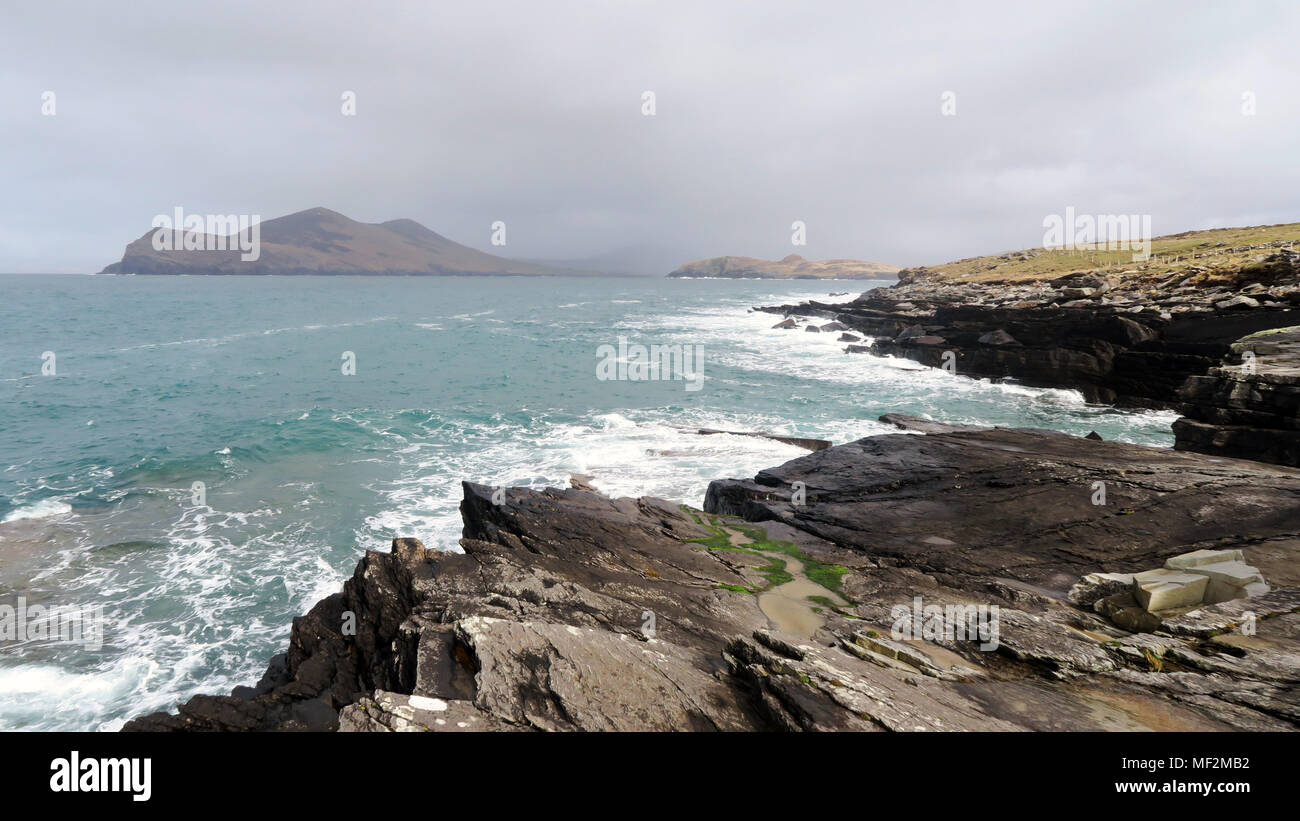 Anello di Kerry. In Irlanda la più famosa attrazione turistica, l'anello di  Kerry, è una strada panoramica che circonda la penisola di Iveragh in  Irlanda Foto stock - Alamy
