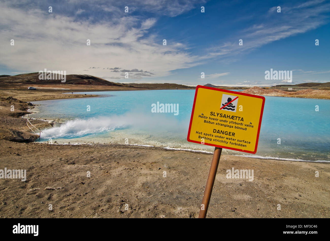 L'Islanda, Myvatn, lago artificiale di Bjarnarflag Power Station, segno di avvertimento Foto Stock