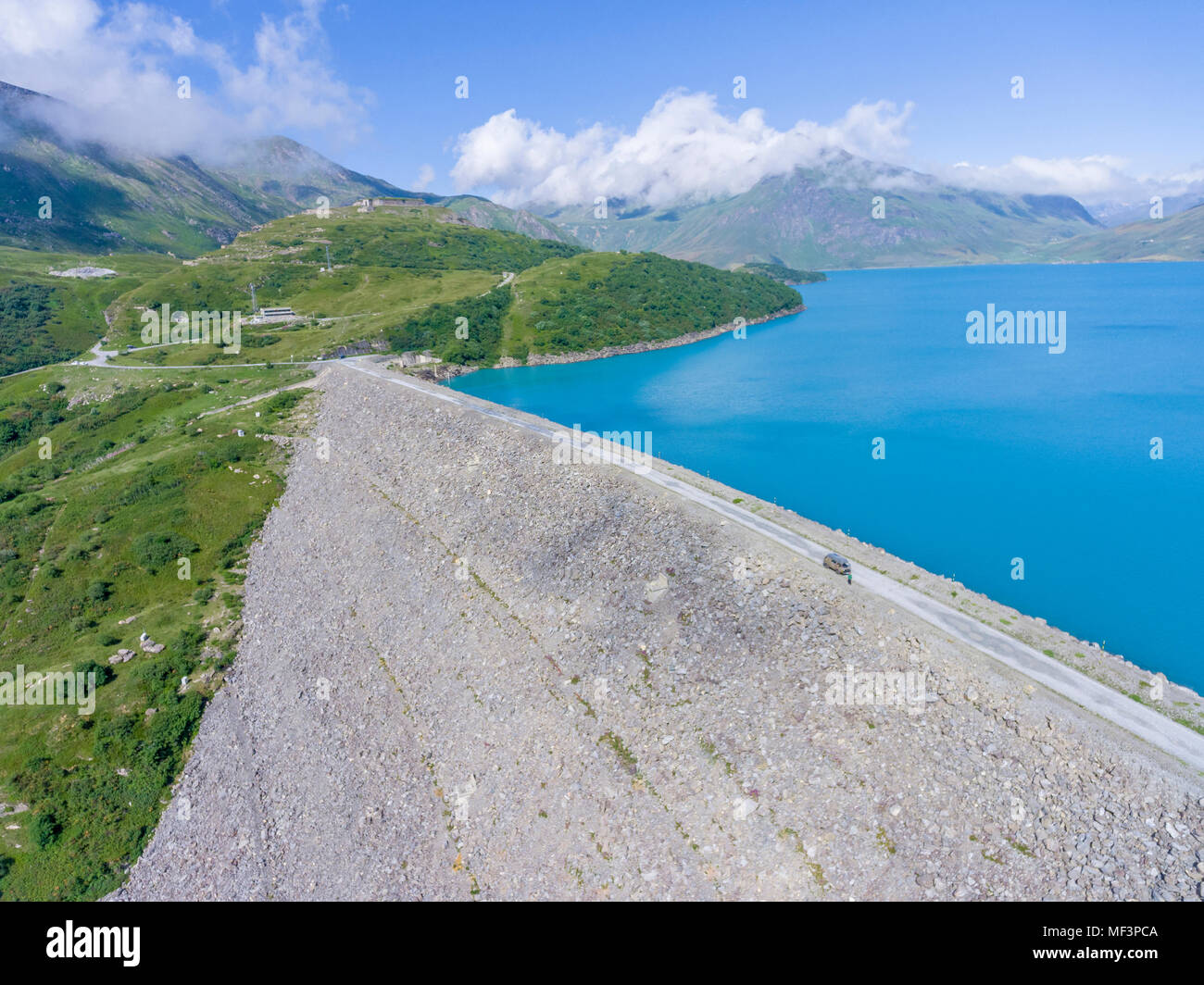 Francia, Rhone-Alpes, Alpi occidentali, Savoie, Lac du Mont Cenis con parete dam Foto Stock
