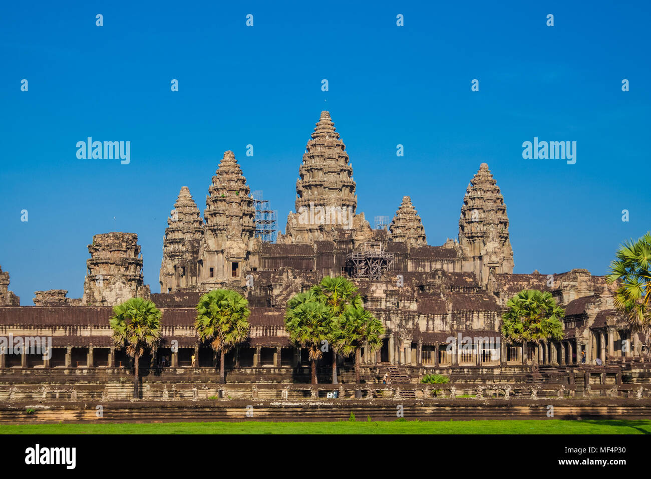 Un Chiudi immagine dell'incredibile sul lato anteriore del complesso principale di Angkor Wat in Siem Reap, Cambogia. Foto Stock