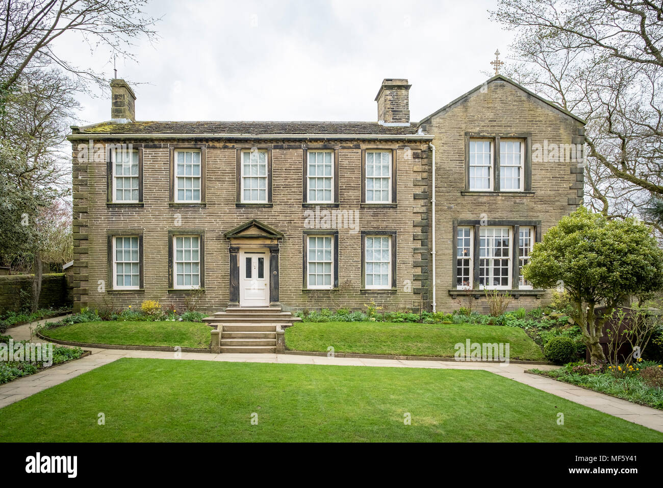 Il Bronte Parsonage, Haworth Village, West Yorkshire, Inghilterra Foto Stock
