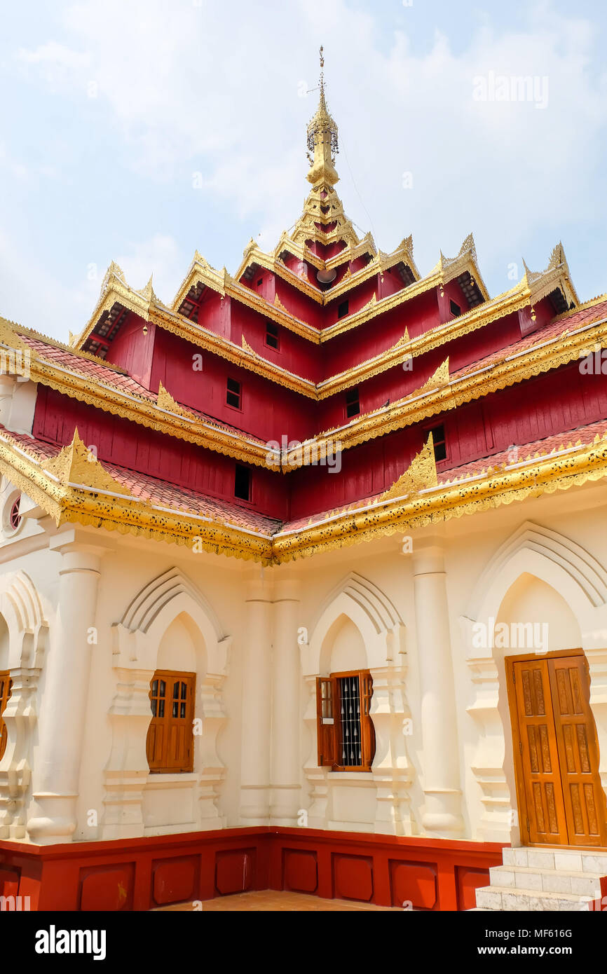 Dettaglio di Maha Myatmuni tempio, Kyaing Tong, Myanmar Foto Stock