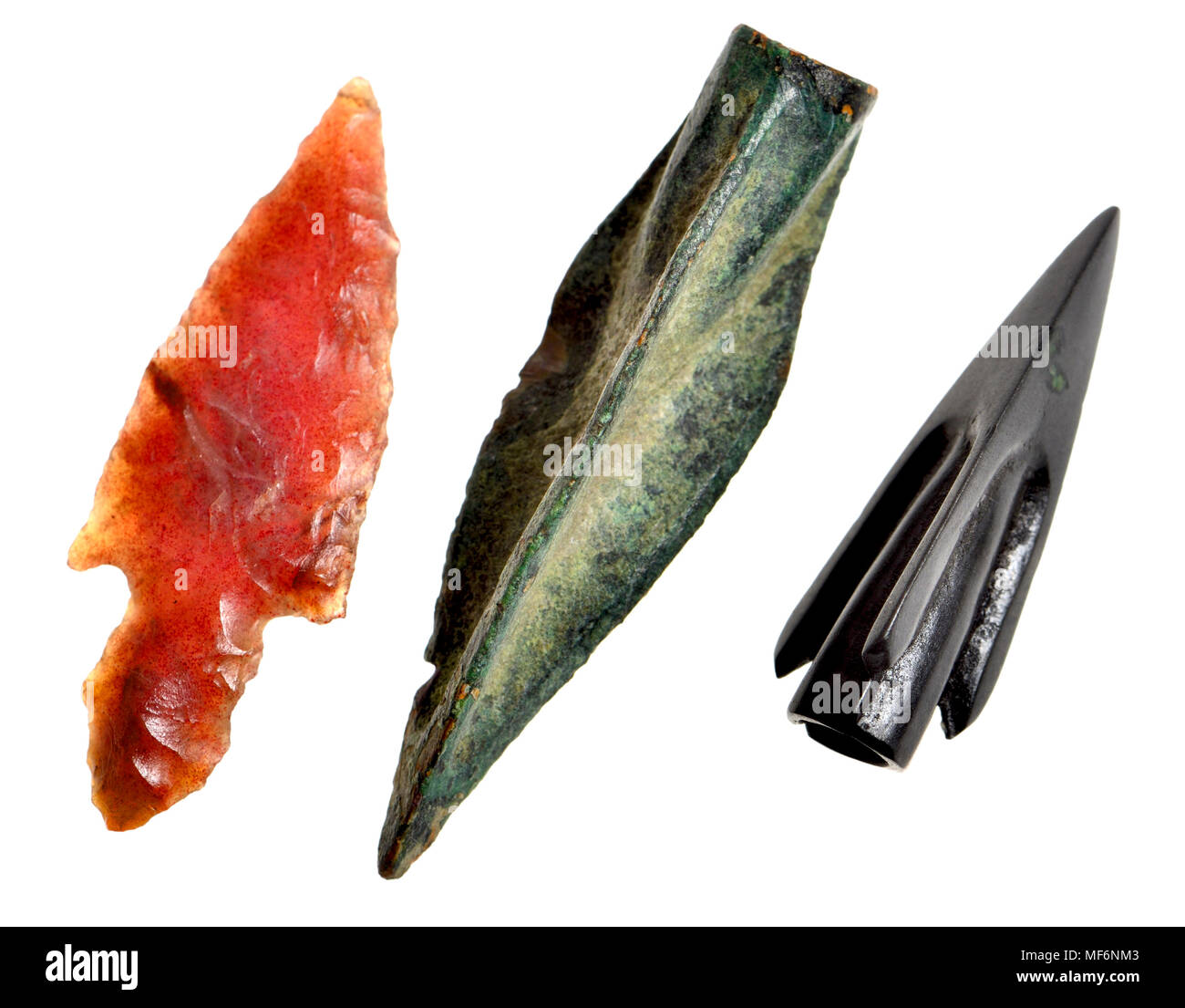 Arrowhead sviluppo. Neolitico (a sinistra - la pietra focaia), antico romano (bronzo) e Scita (destra - bronzo, c600-300BC) Foto Stock