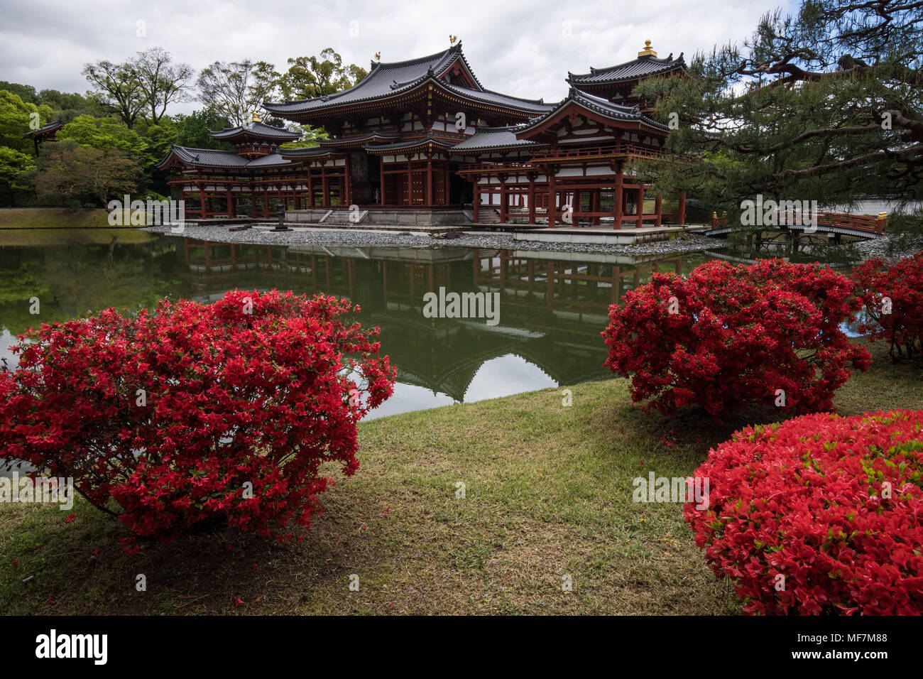 Byodo-in è un tempio buddista nella città di Uji prefettura di Kyoto, un tesoro nazionale e un sito del Patrimonio Mondiale. Il suo contorno è disponibile su ¥10 Foto Stock
