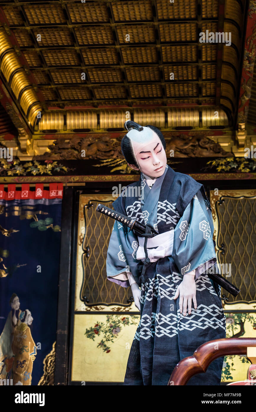 La caratteristica unica della Hikiyama Festival è che le prestazioni del kabuki sono eseguite dai bambini, una rarità in Giappone. Ci sono 12 galleggia kabuki c Foto Stock