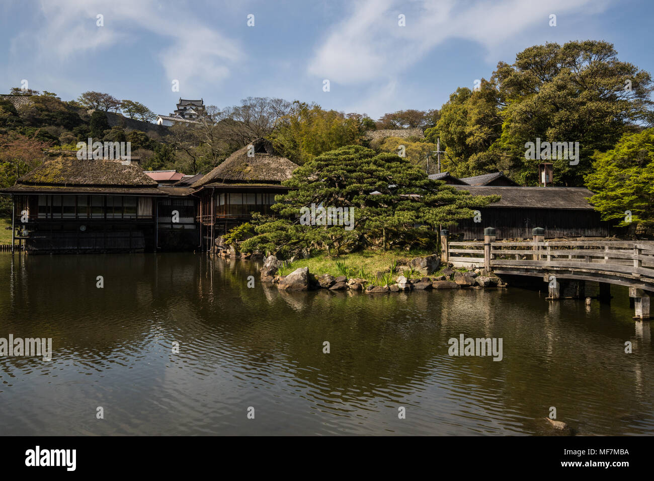 Hikone-jo il giardino Genkyu-en è un Daimyo garden situato all'interno di Hikone-jo il Castello, creata per assomigliare ad otto vedute di Omi che di volta in volta mar morto Foto Stock