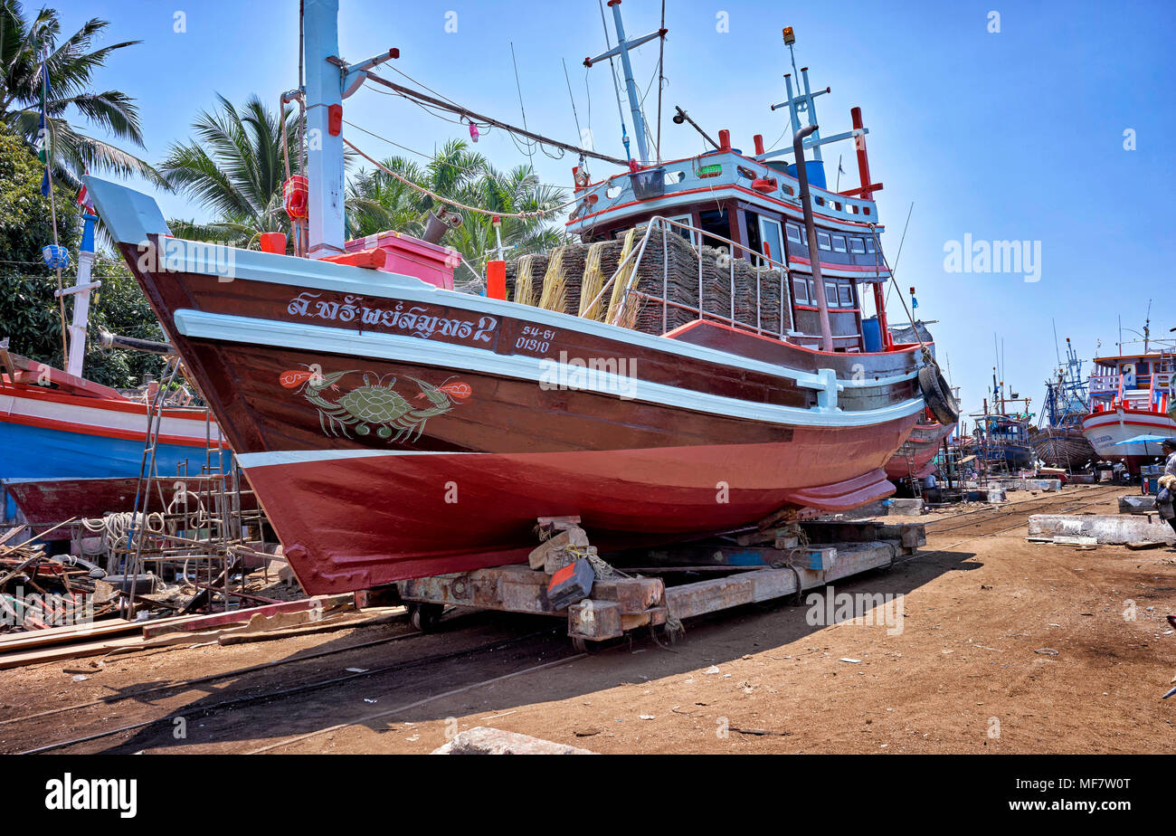 Barca riparazione e ristrutturazione cantiere, Thailandia, Sud-est asiatico Foto Stock