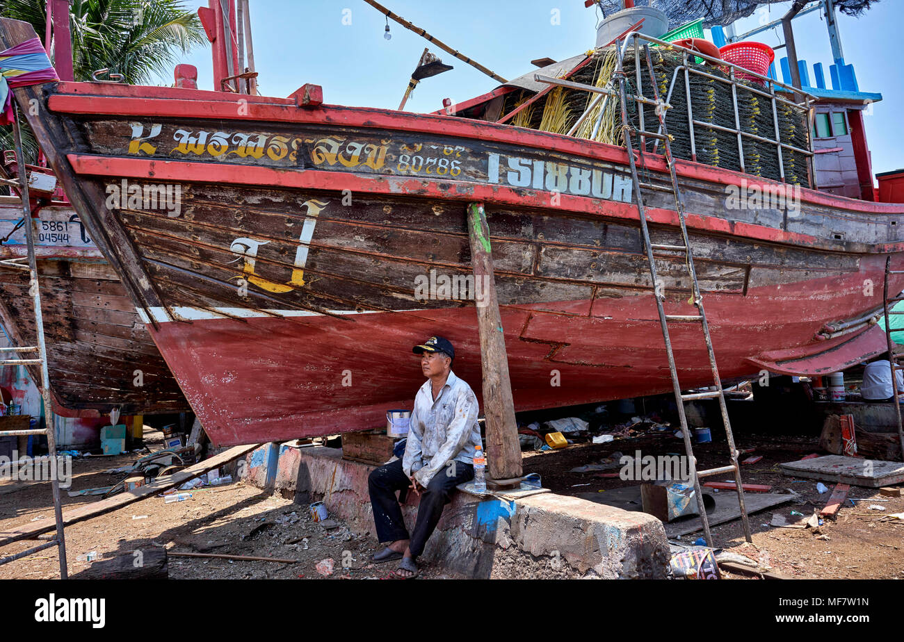 Barca riparazione e ristrutturazione cantiere, Thailandia, Sud-est asiatico Foto Stock