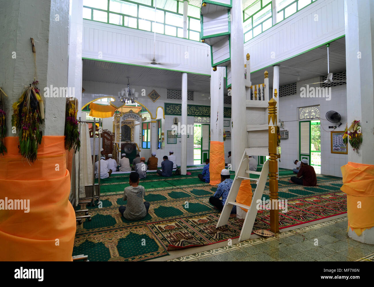 La moschea tradizionale costruito nel 1625, è la seconda più antica moschea a sud di Kalimantan, Indonesia Foto Stock