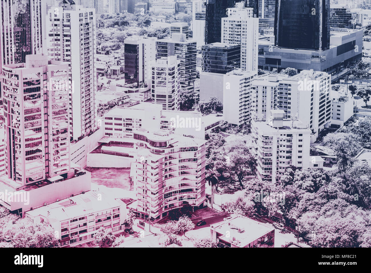 Real estate sfondo, moderna facciata di edificio ed il grattacielo skyline della città Foto Stock