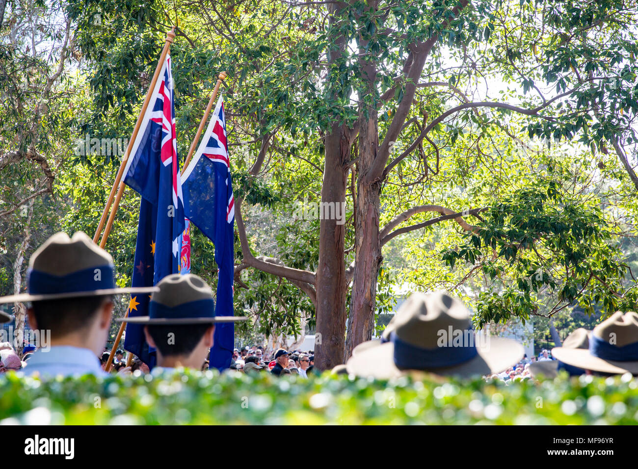 Sydney, Australia. Mercoledì 25 Aprile 2018, Sydney, Australia. ANZAC Day marzo e servizio in Avalon Beach per ricordare coloro che sono morti da Australia e Nuova Zelanda le forze di difesa nei conflitti del passato. Credito: martin berry/Alamy Live News Foto Stock