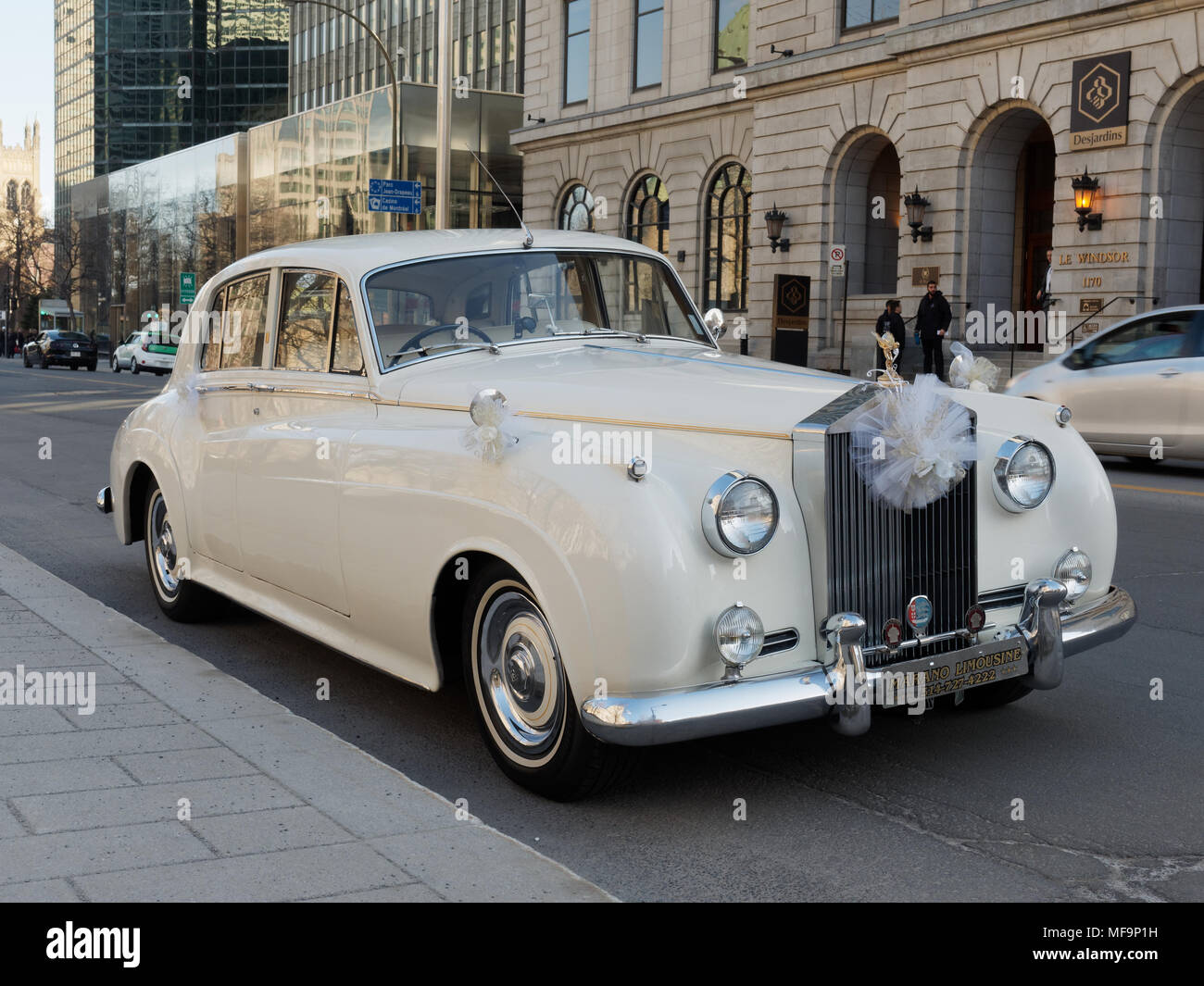 Quebec, Canada. Un annata parcheggiata Rolls Royce nel centro cittadino di Montreal Foto Stock