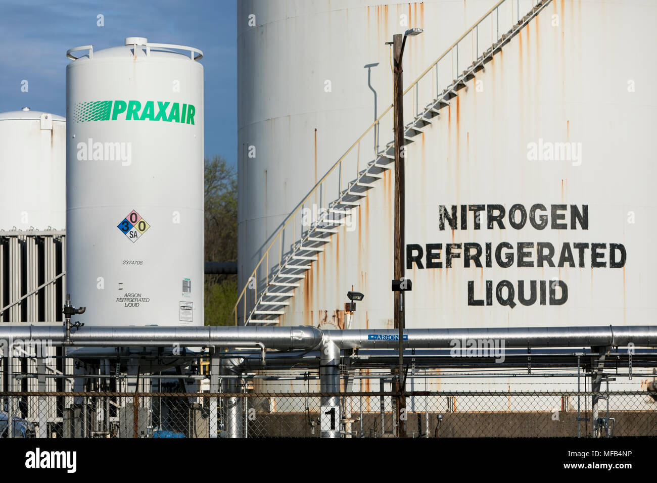 Un segno del logo al di fuori di una struttura occupata da Praxair a Baltimora, Maryland il 22 aprile 2018. Foto Stock