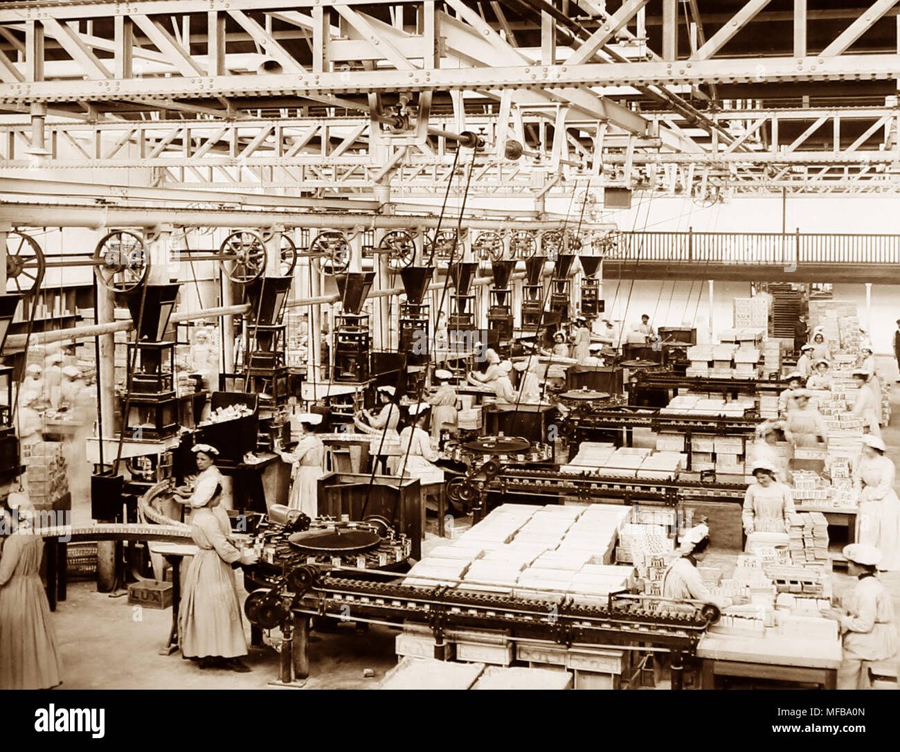 Sapone automatico macchine per imballaggio, Port Sunlight, agli inizi del  novecento Foto stock - Alamy