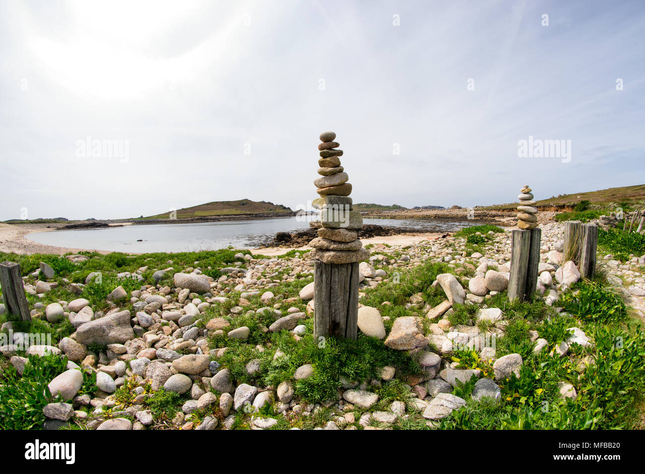 Cumuli di pietre sulla isola di Bryher, Scilly Foto Stock