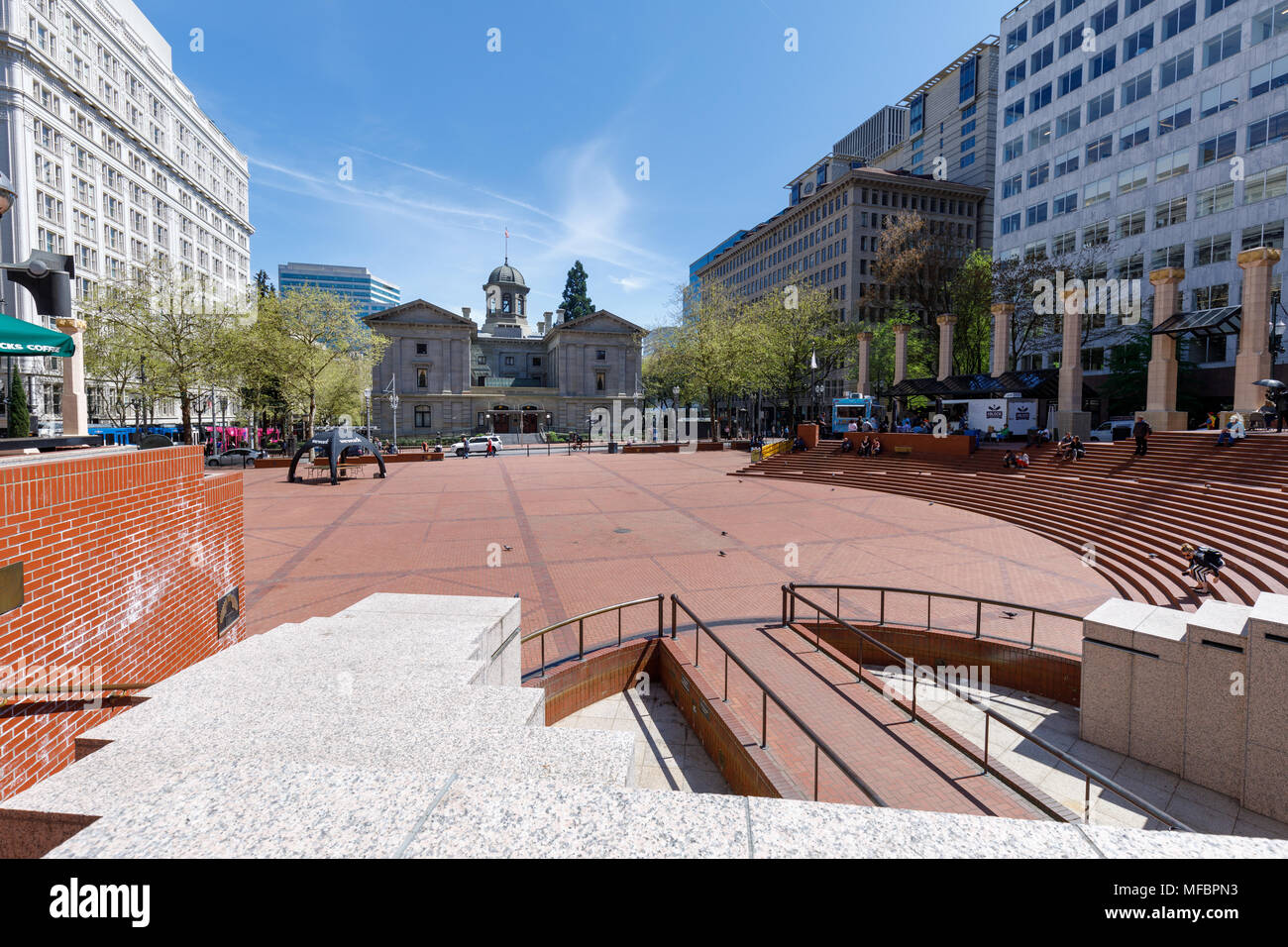 Portland, Oregon, Stati Uniti d'America - 24 Aprile 2018 : scenario del Pioneer Courthouse a Portland Pioneer Square Foto Stock