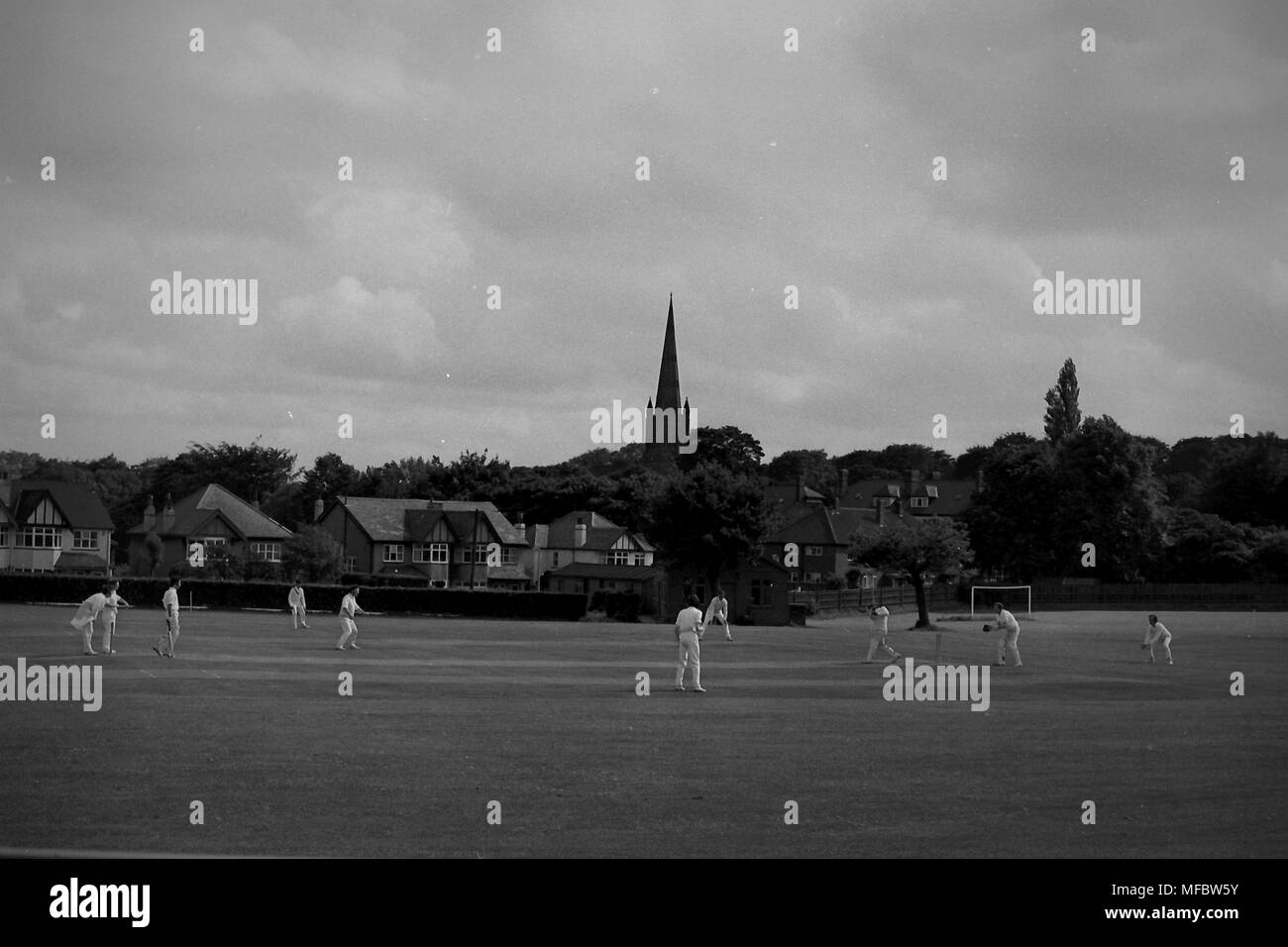 Urban e il paese in bianco e nero e whiites Foto Stock