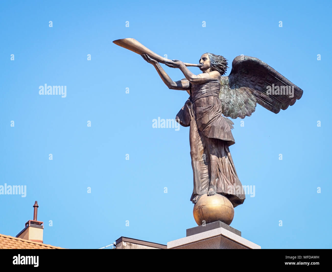 VILNIUS, Lituania-aprile 12, 2018: Angelo di Uzupis statua da Romas Vilciauskas Foto Stock