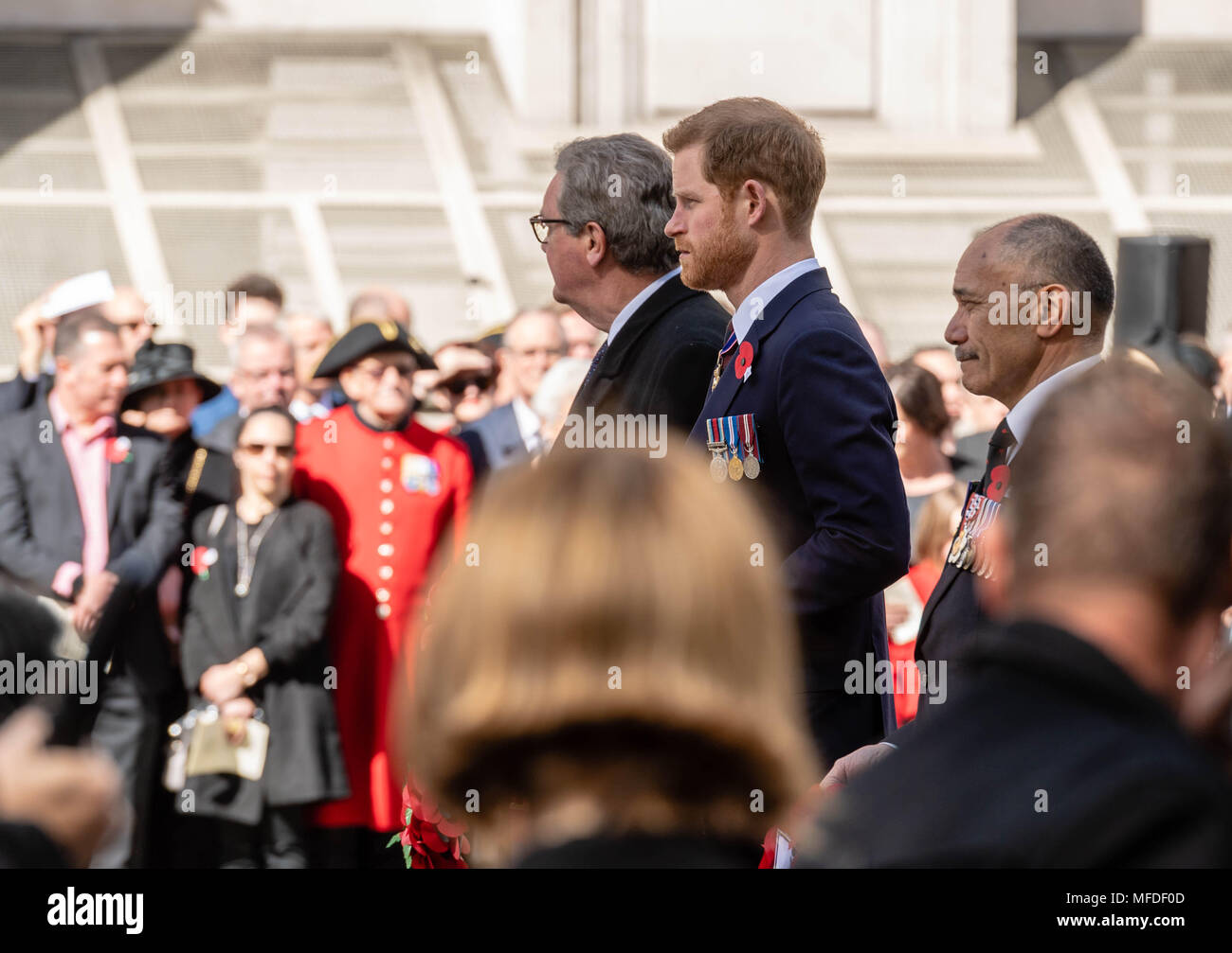 Londra 25 Aprile 2018, S.A.R. il principe Harry del Galles all annuale Anzac Day Service presso il cenotafio in Whitehall, London Credit Ian Davidson/Alamy Live News Foto Stock