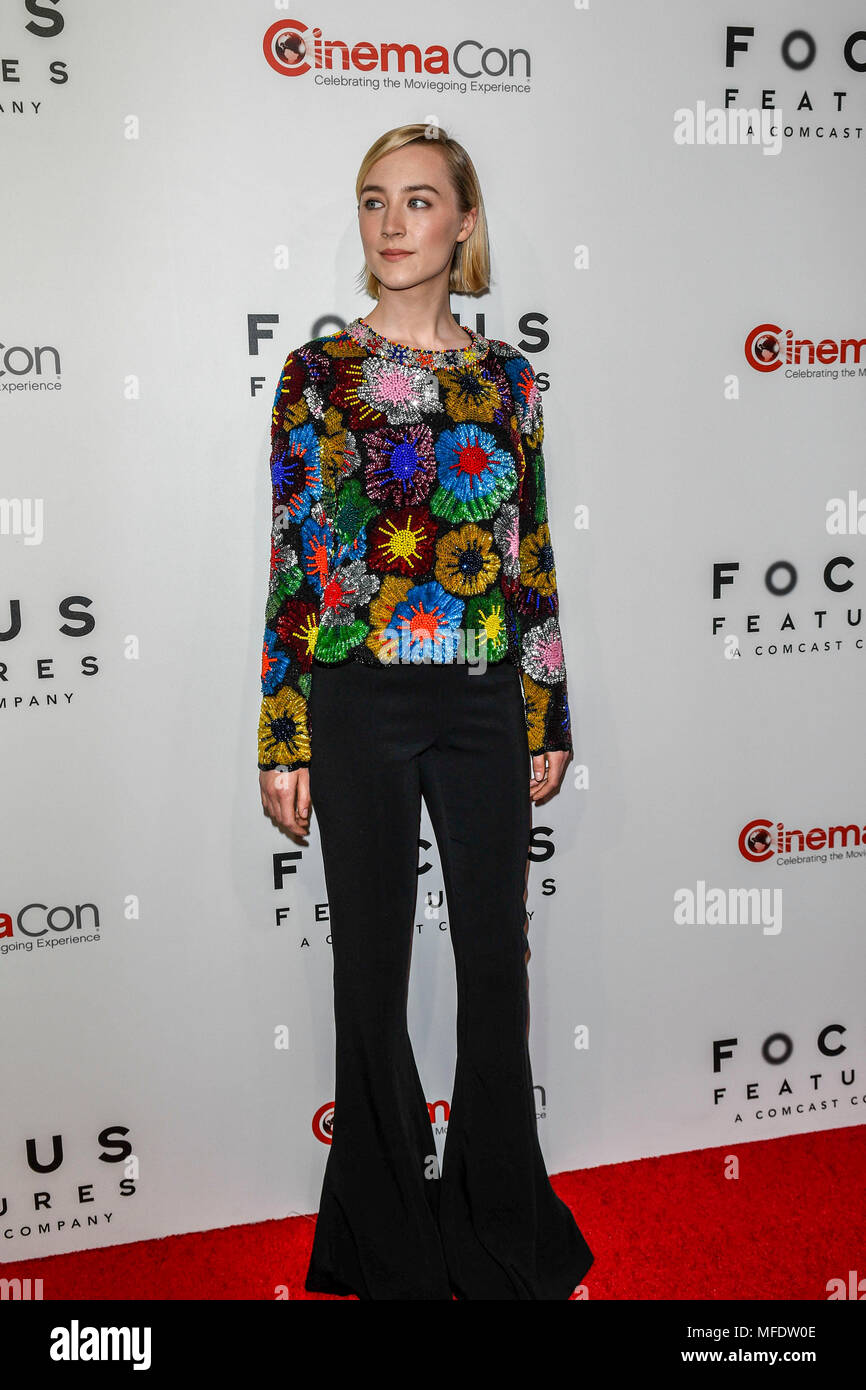 Las Vegas, NV, Stati Uniti d'America. Xxv Aprile, 2018. Saoirse Ronan a Focus Features CinemaCon 2018 Red Carpet & Pranzo di presentazione al Caesars Palace a Las Vegas, Nevada, il 25 aprile 2018. Credito: Damairs Carter/media/punzone Alamy Live News Foto Stock