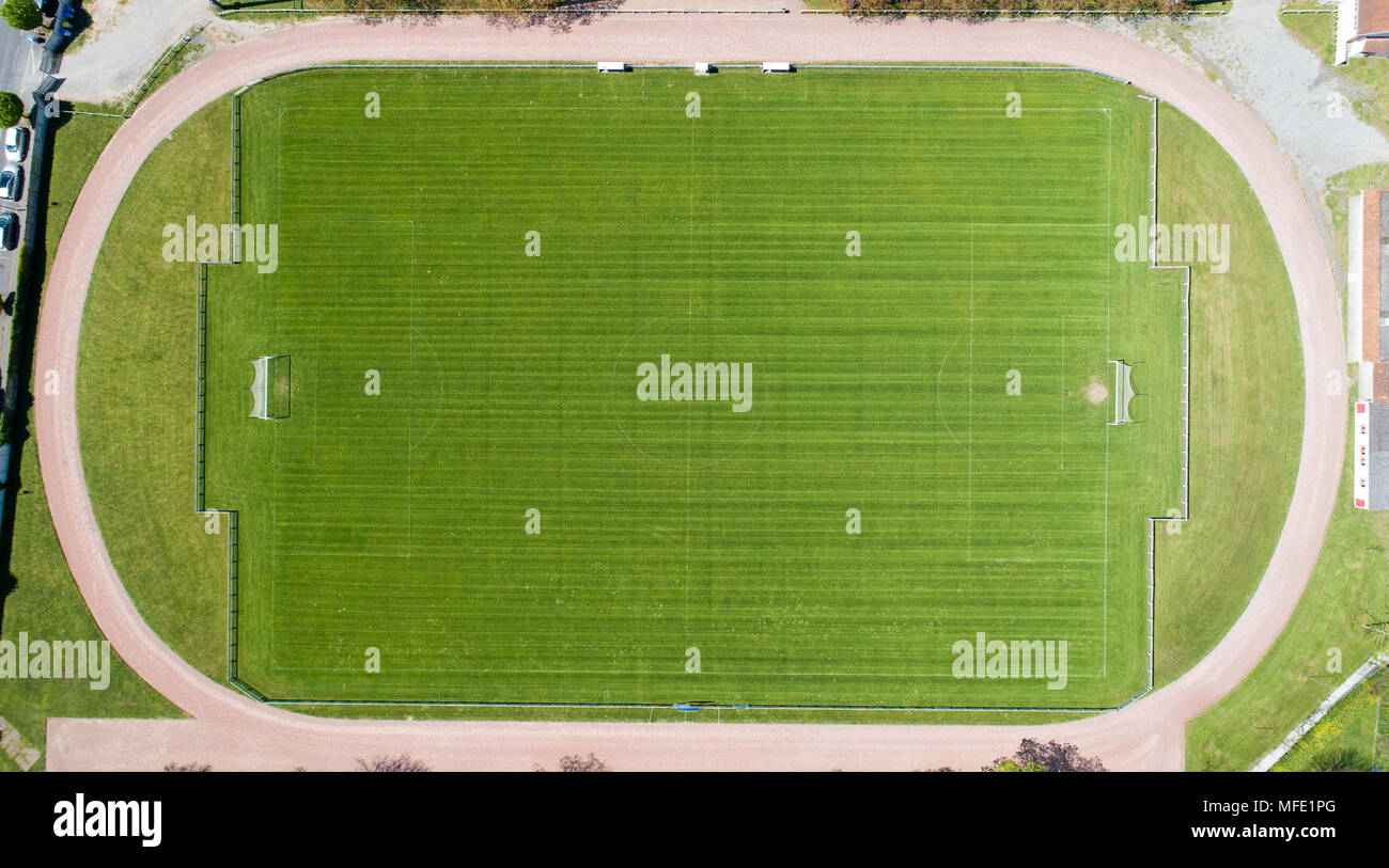 Vista aerea di un campo di calcio in Vertou, Loire Atlantique, Francia Foto Stock