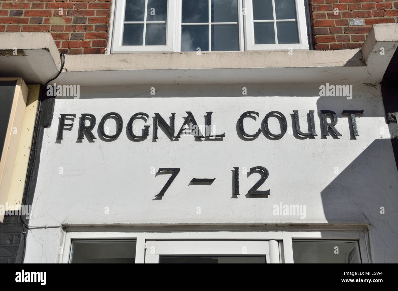 Frognal Court Apartments su Finchley Road NW3, Londra, Regno Unito. Foto Stock