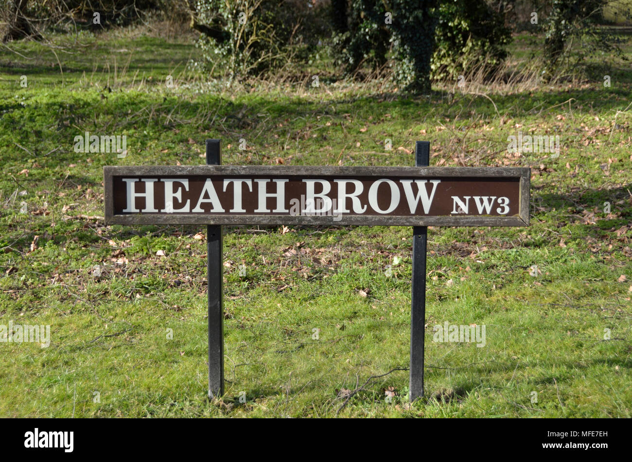 Heath Brow NW3 strada segno, Hampstead, Londra, Regno Unito. Foto Stock