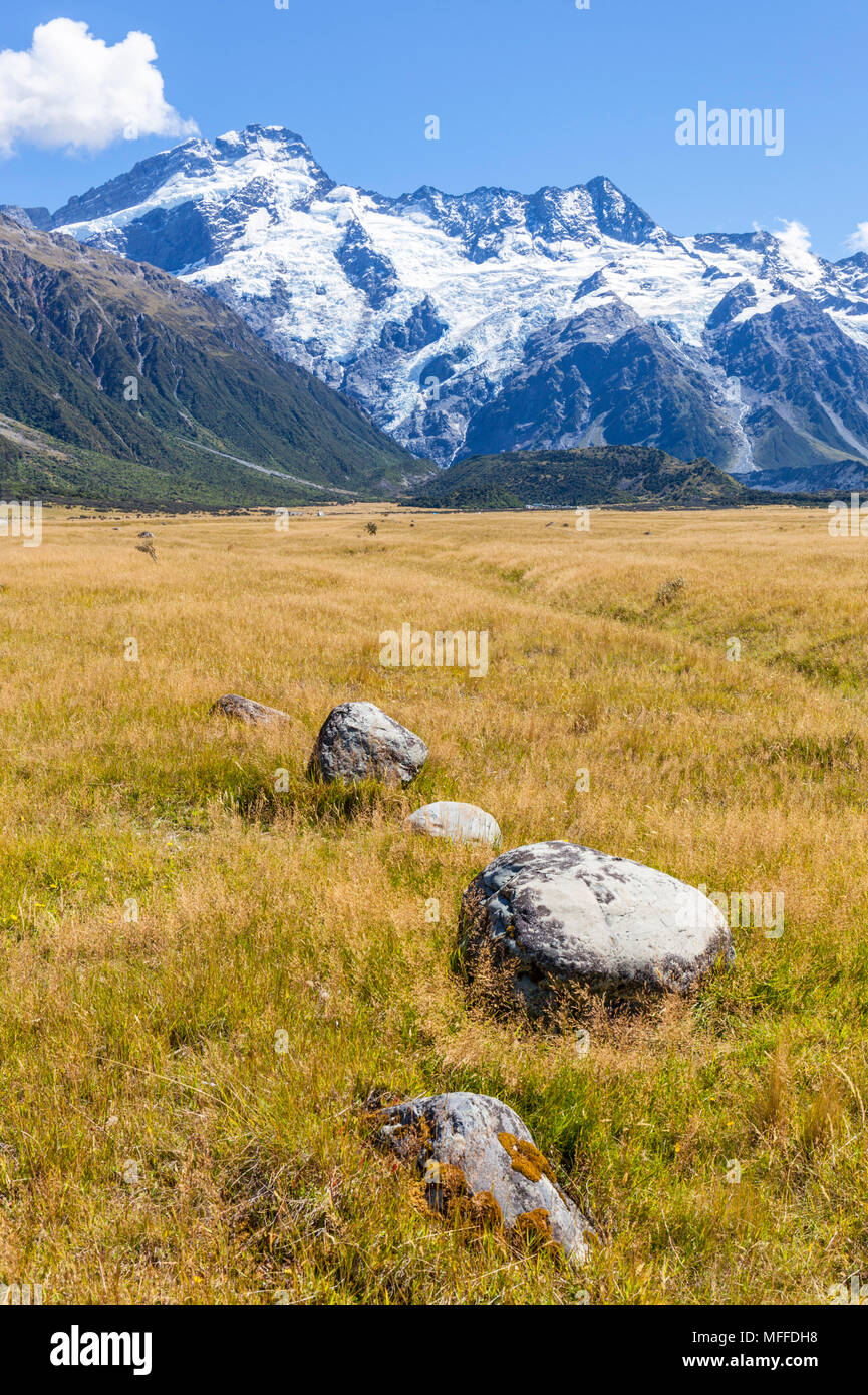 Nuova Zelanda isola del sud Nuova Zelanda Nuova Zelanda, Isola del Sud, massi vicino a Mount Cook Village, il parco nazionale di Mount Cook, isola del sud, Nuova Zelanda Foto Stock