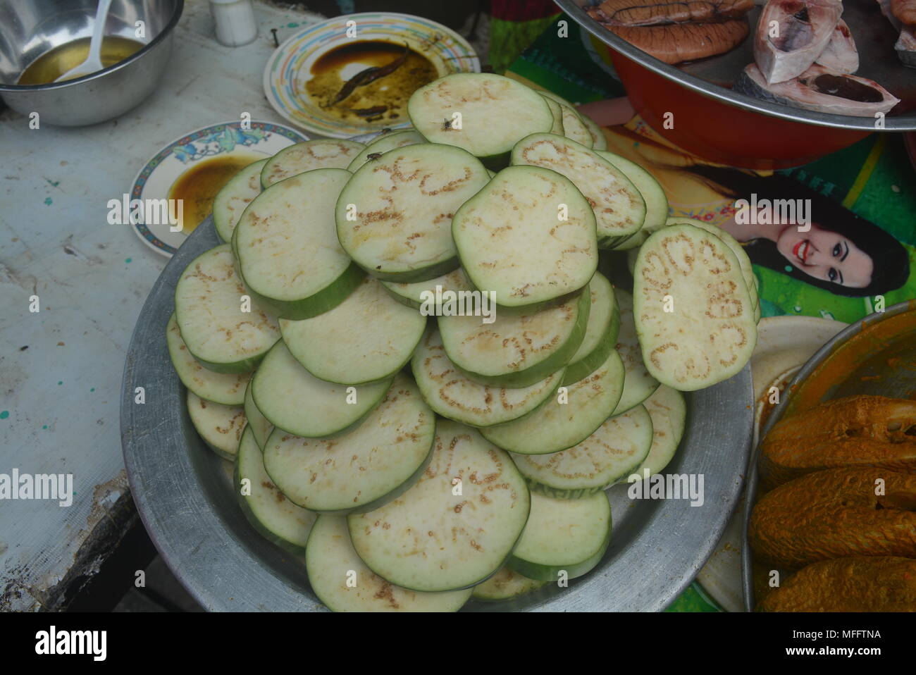 Tagliate le melanzane Foto Stock