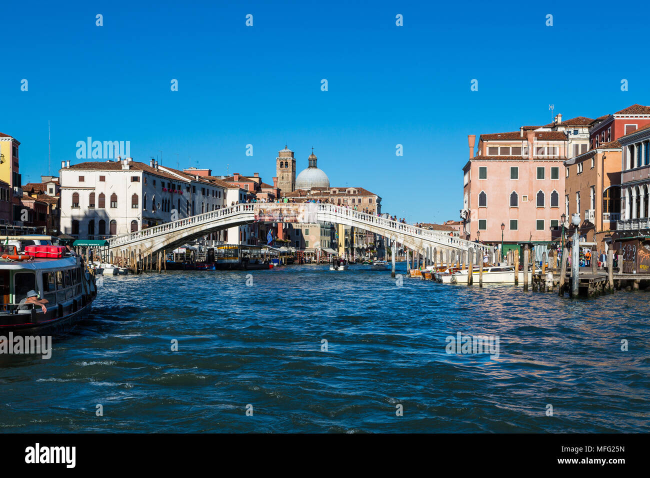 Il Ponte degli Scalzi, Canal Grande Venezia Italia Foto Stock