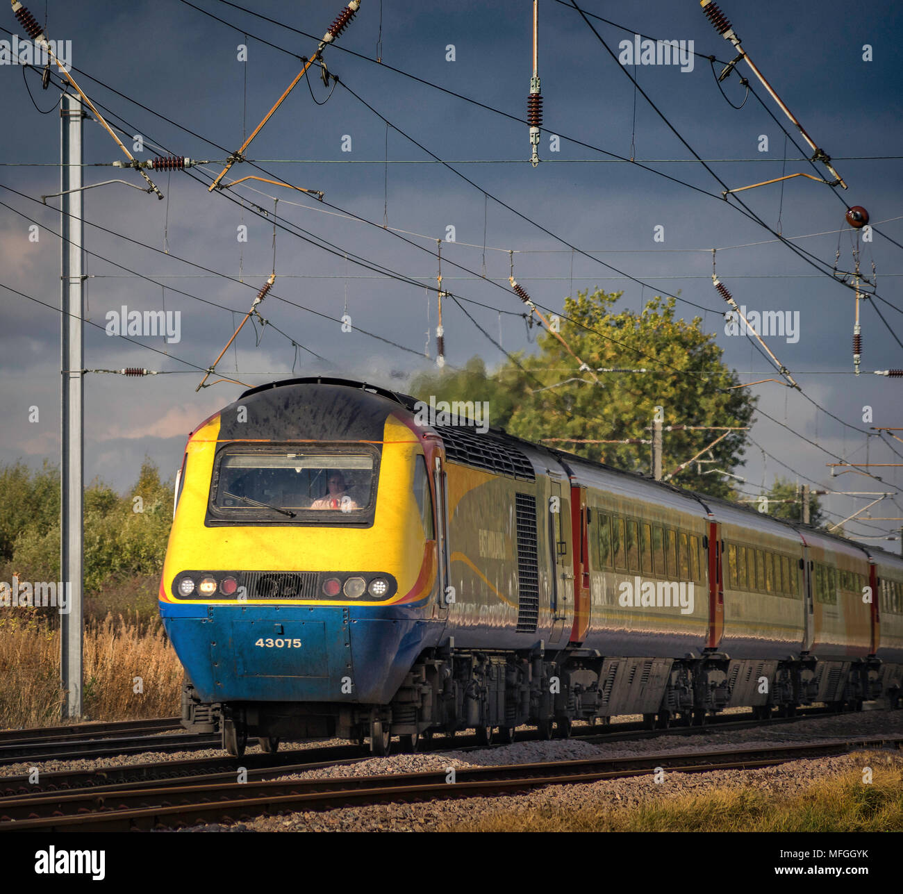 East Midlands HST sulla East Coast Main Line a Torworth, Nottinghamshire, Regno Unito. Foto Stock