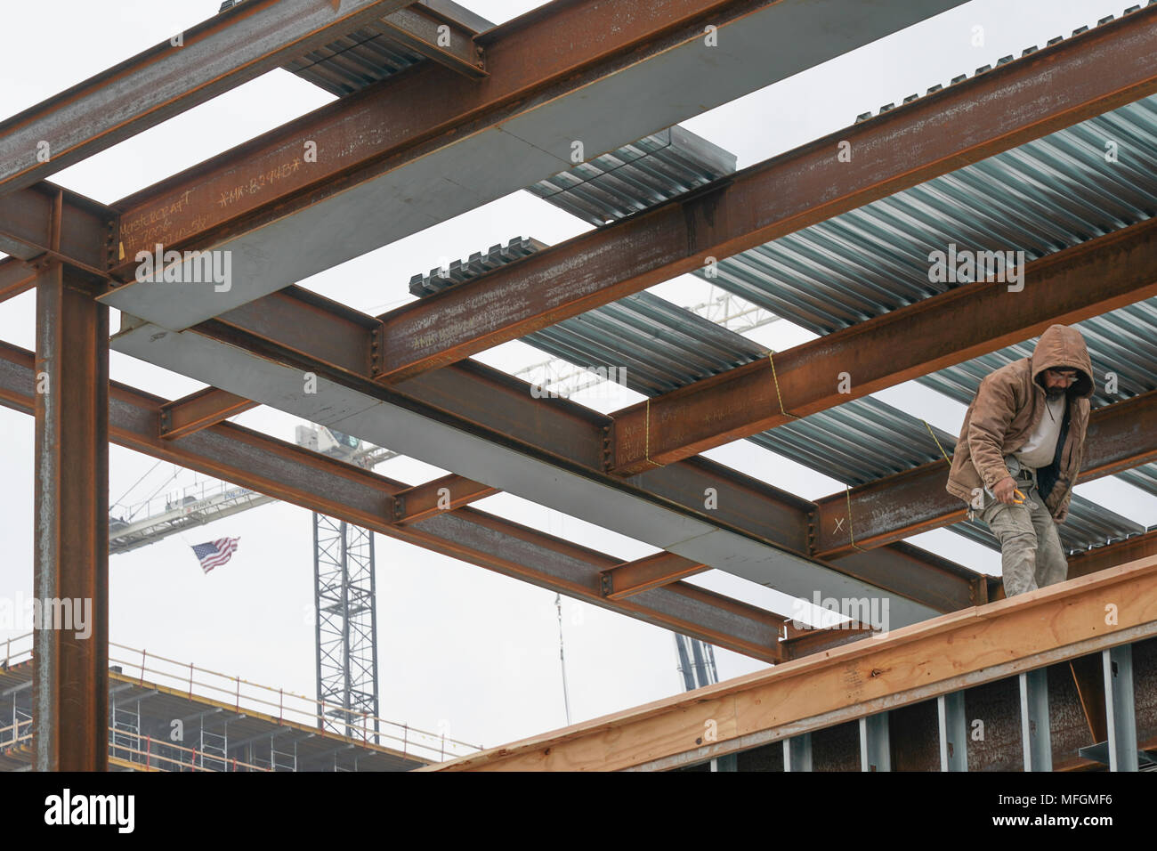 Un costruttore su un cantiere in Asbury Park, New Jersey, negli Stati Uniti. Da una serie di foto di viaggio negli Stati Uniti. Data foto: Abbiamo Foto Stock