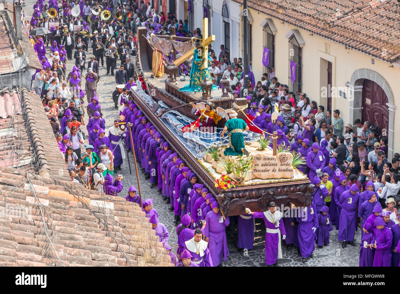 Processione al quarto fine settimana di Quaresima 2017 in Antigua, Guatemala, America Centrale Foto Stock