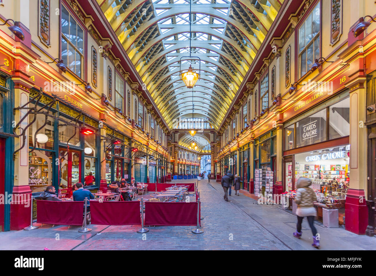 Vista interna del mercato Leadenhall, la città di Londra, Inghilterra, Regno Unito, Europa Foto Stock