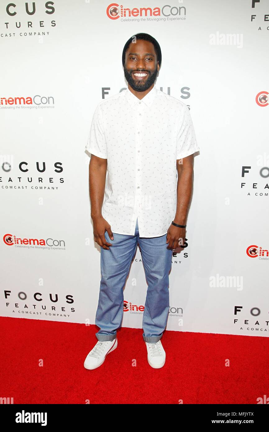 Las Vegas, NV, Stati Uniti d'America. Xxv Aprile, 2018. John David Washington di presenze per Focus Features tappeto rosso Pranzo al Cinemacon 2018, il Caesars Palace Las Vegas NV, Aprile 25, 2018. Credito: JA/Everett raccolta/Alamy Live News Foto Stock