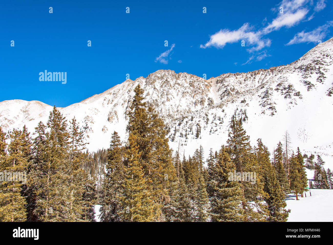 Arapahoe Basin coperto di neve in Colorado, Stati Uniti Foto Stock