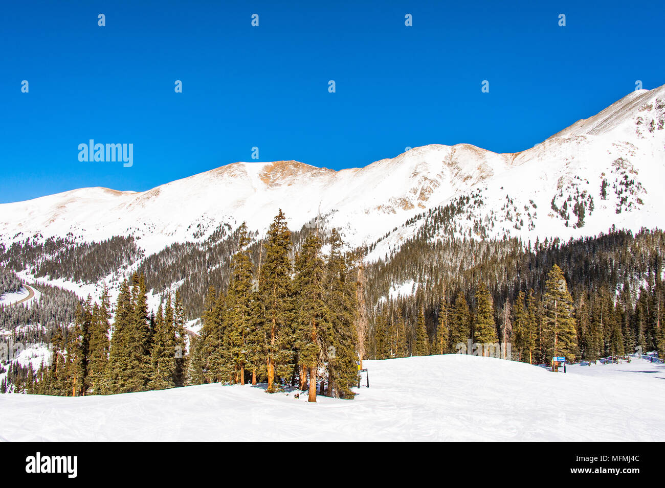 Arapahoe Basin coperto di neve in Colorado, Stati Uniti Foto Stock